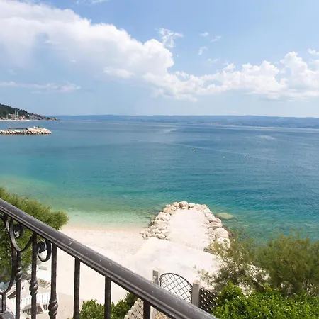 2 Bedroom Cozy In Suhi Potok, Apartmán Jesenice (Split-Dalmatia)
