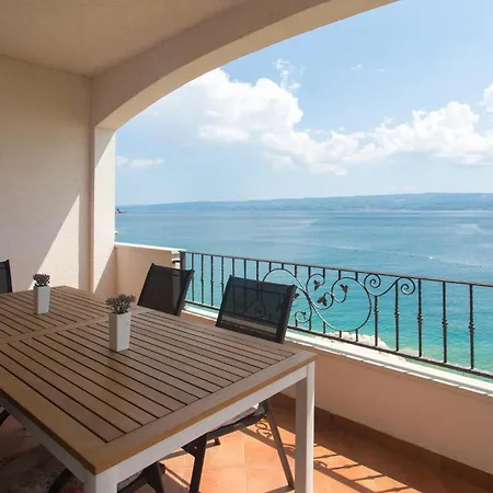 2 Bedroom Cozy In Suhi Potok, * Jesenice (Split-Dalmatia)